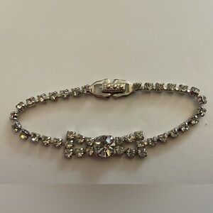Vintage Silvertone Smart Set 7” Bracelet